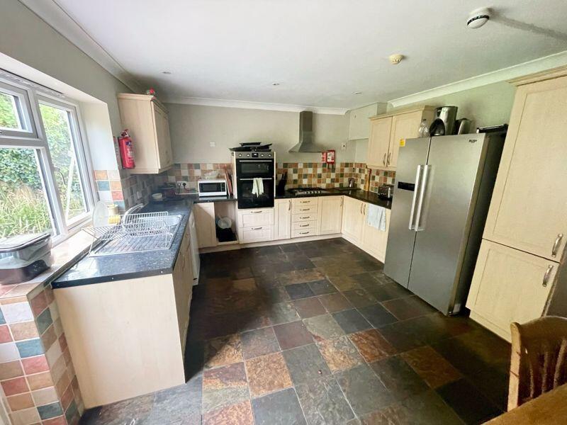 Additional image 3 of Queens park, Bournemouth - Spacious Ensuite Room in Stunning 8-Bed Detached House – Queen’s Park - All Bills Included