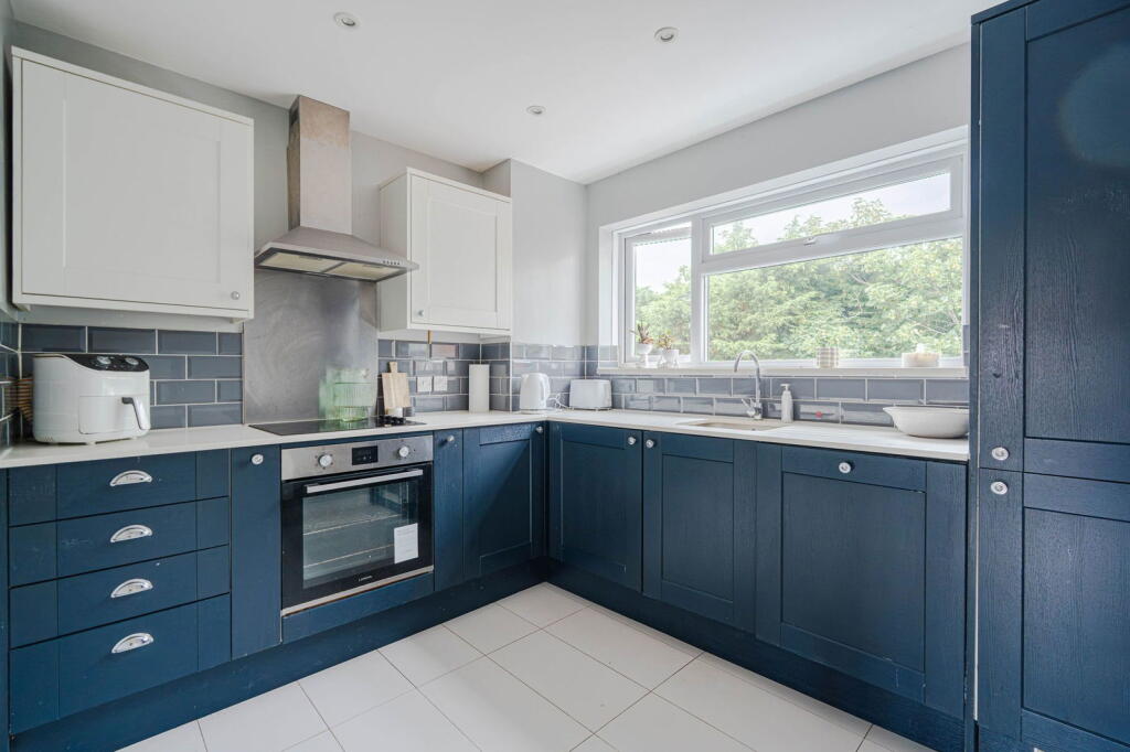 Additional image 6 of Sea Road, Boscombe Spa, Bournemouth, Dorset, BH5 1BE