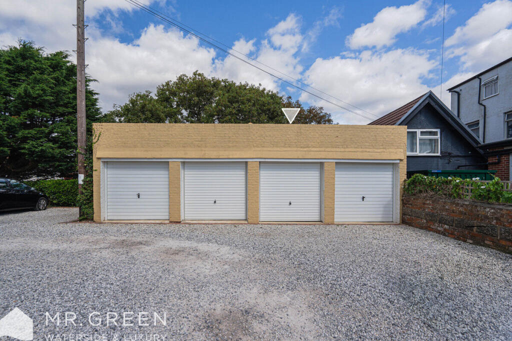 Additional image 14 of Sandy Bank, 39 Southbourne Overcliff Drive, Southbourne. BH6 3PL