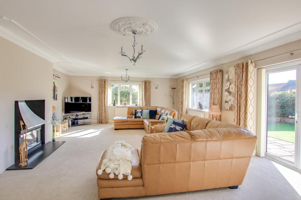 Additional image 10 of Glen Close, Barton on Sea, New Milton, BH25