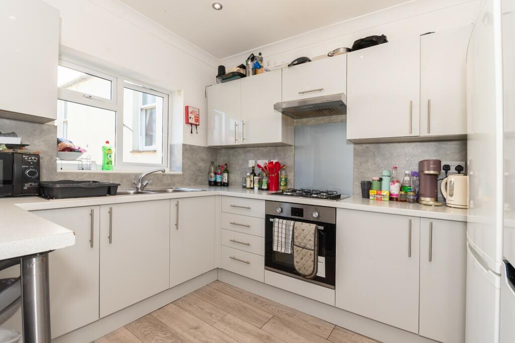 Additional image 2 of Wycliffe RD - FREE DELIVEROO