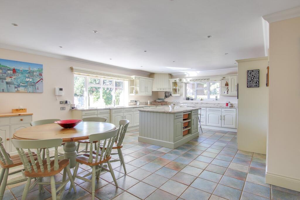 Additional image 2 of Glen Close, Barton on Sea, New Milton, BH25