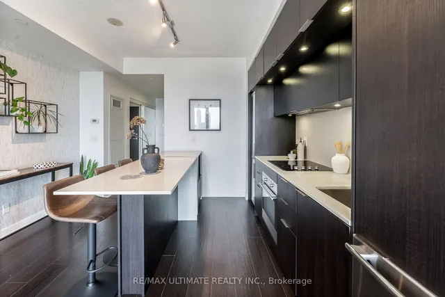 Additional image 11 of 170 sumach St Unit 1404