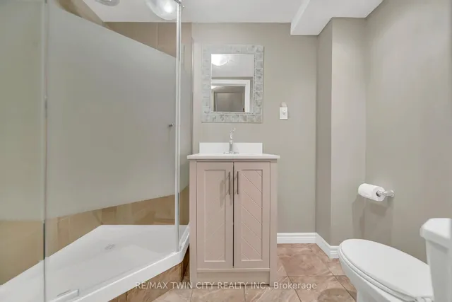 Additional image 20 of 28 Uxbridge Cres