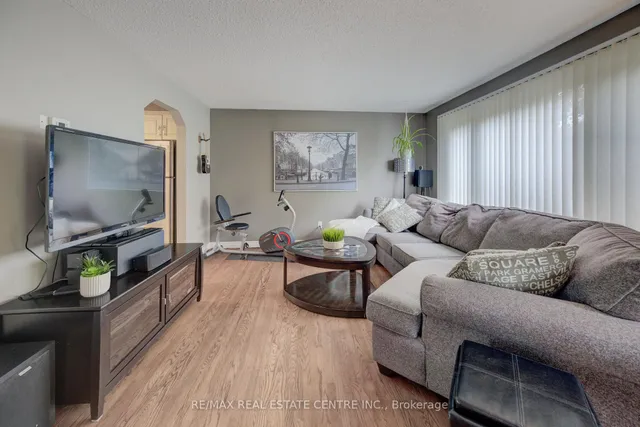 Additional image 16 of 65 Selkirk Dr