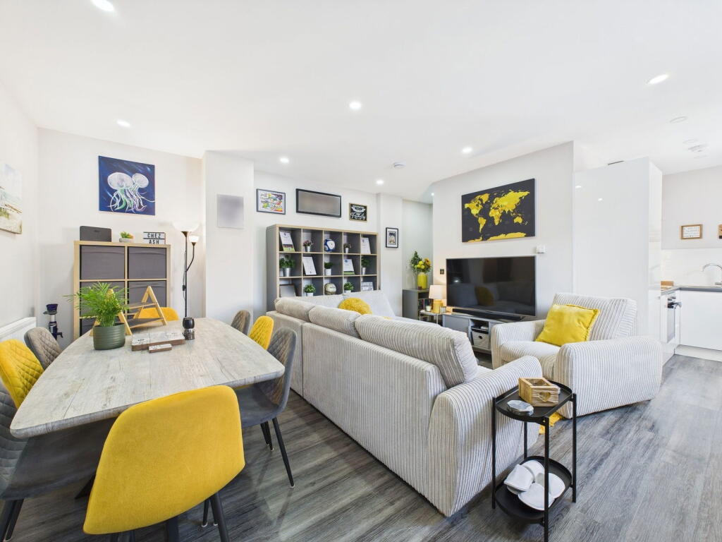 Gardiner Place, Worthing, BN11