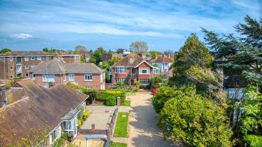 St. Raphael Road, Worthing, BN11 5HL