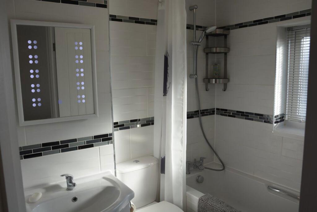 Additional image 18 of F13 Louis Court, B67