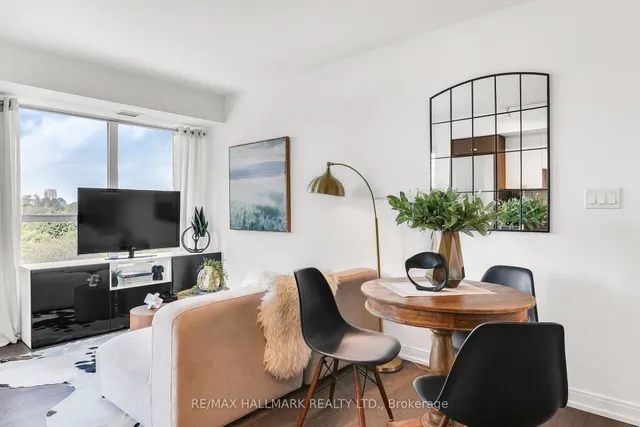 Additional image 5 of 275 Village Green Sq Unit 522