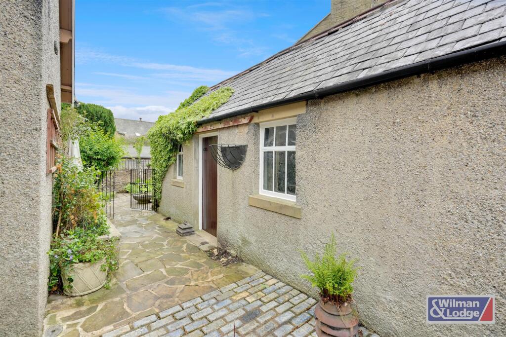 Additional image 35 of Green Lane, Glusburn