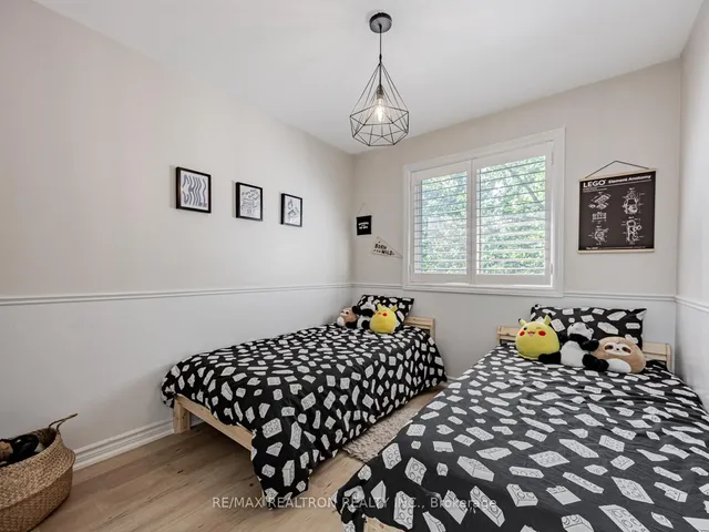 Additional image 21 of 121 Barker Ave