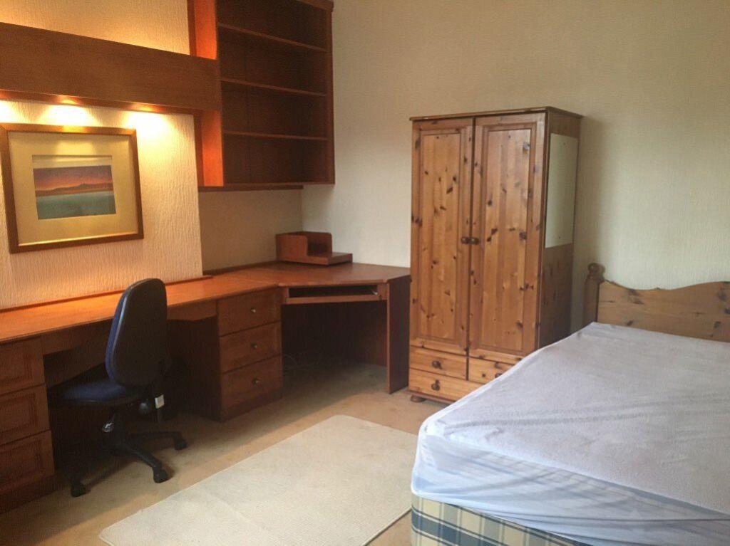 Additional image 3 of Student Five Bedroom House Situated In Queens Park