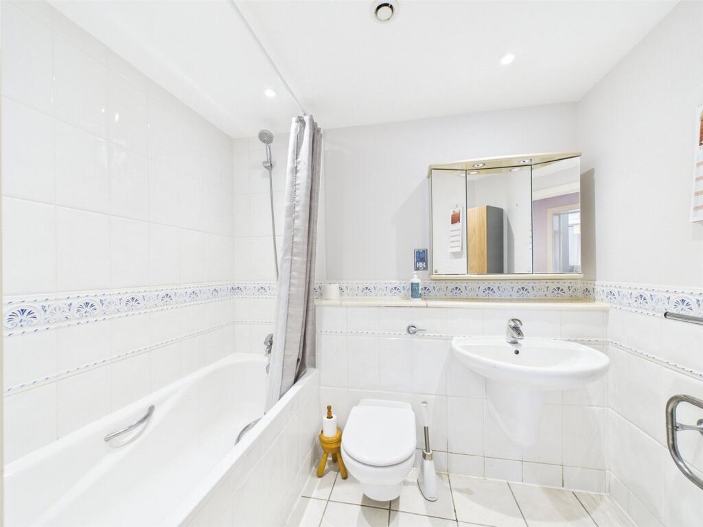 Additional image 14 of Wick Point Mews, Christchurch, Dorset, BH23