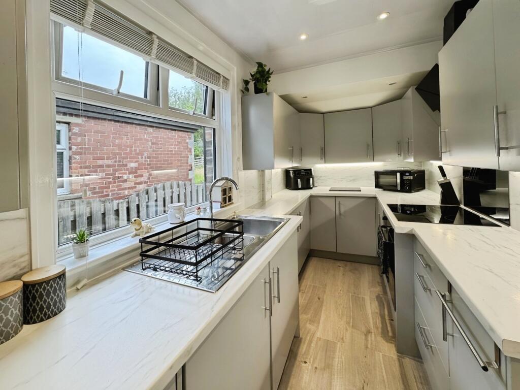 Additional image 4 of Bradford Road, Cleckheaton, BD19