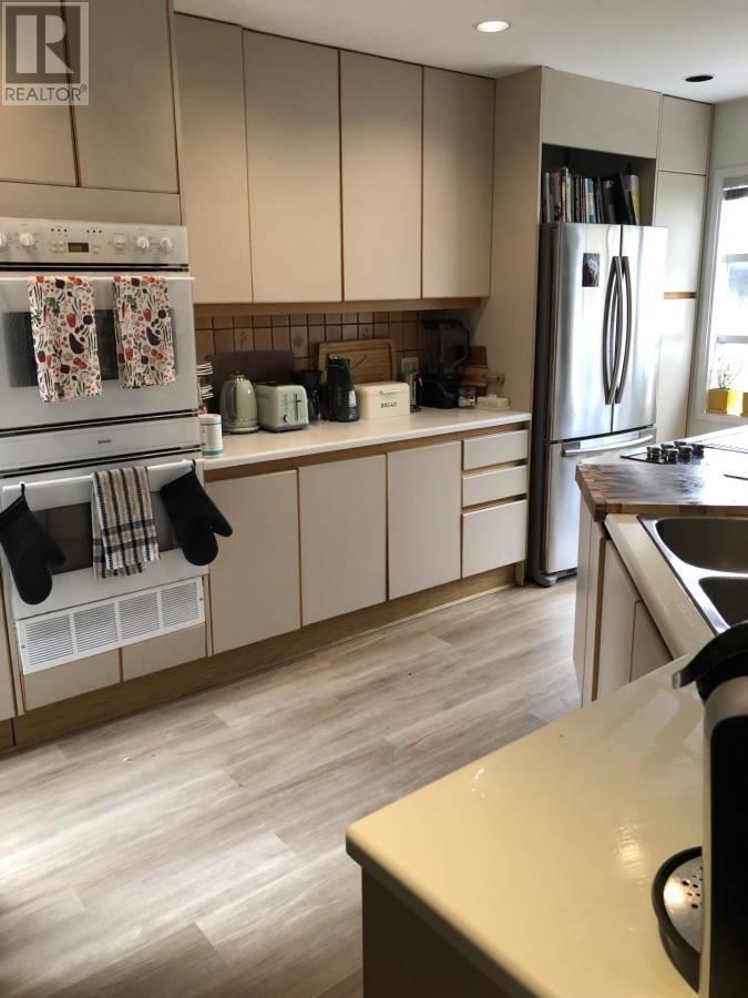 551X TRAFALGAR STREET|Vancouver, British Columbia V6N1C2