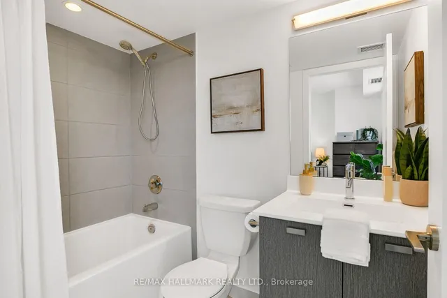 Additional image 25 of 275 Village Green Sq Unit 522