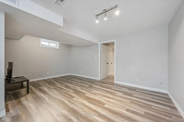 Additional image 30 of 47 COTTON GRASS St