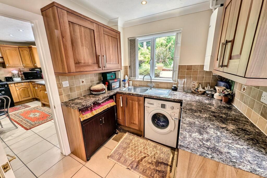 Additional image 17 of Queens Park Avenue