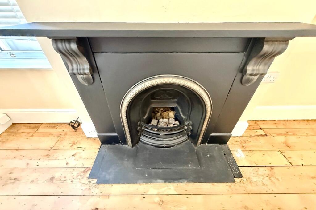 Additional image 4 of Belle Vue, Richmond Road, Worthing, West Sussex, BN11 1PW