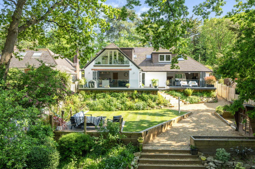 Lymington Road, Highcliffe, Christchurch, BH23