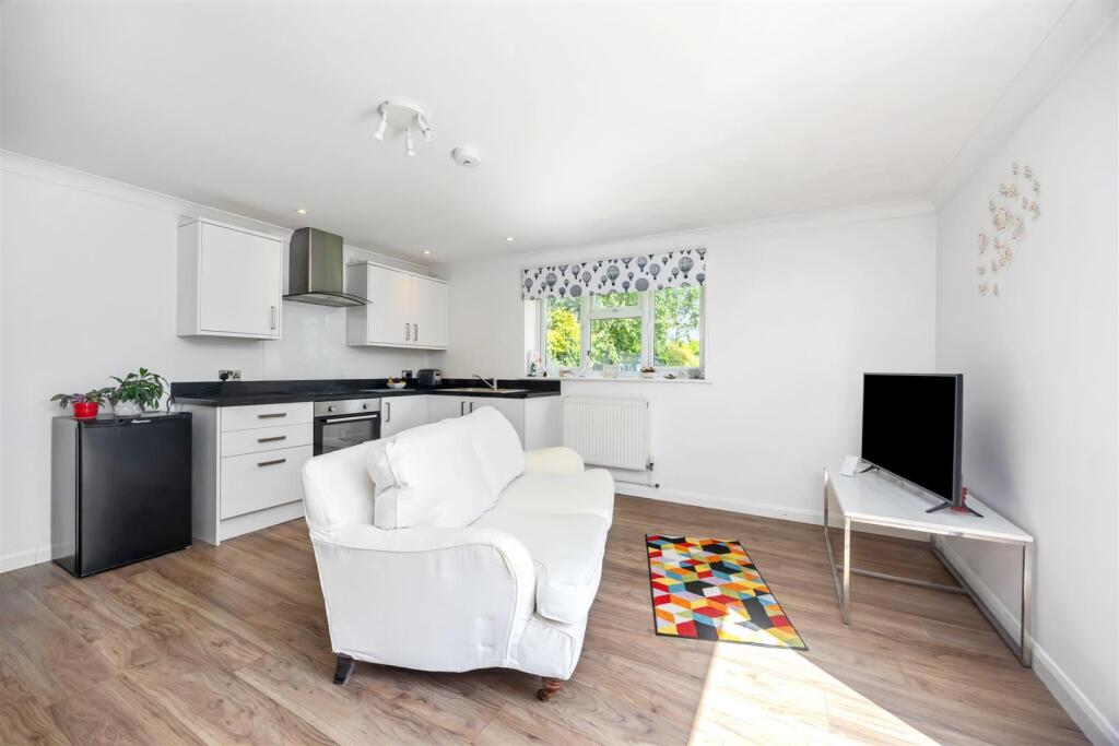 Additional image 20 of St. Lawrence Avenue, Worthing