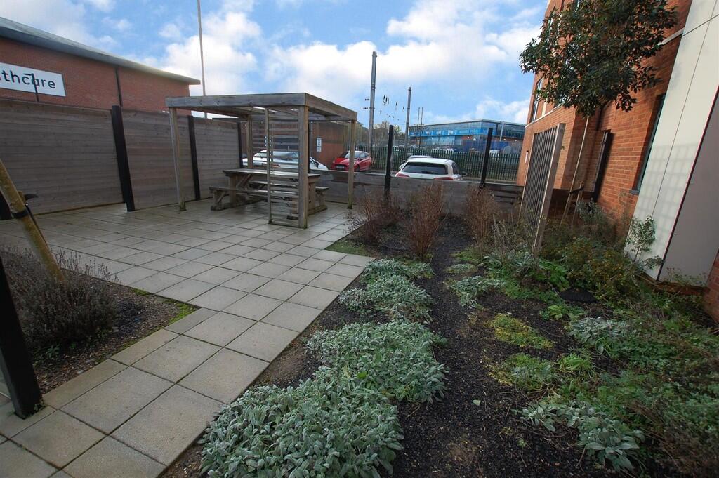 Additional image 14 of Great North Road, Hatfield