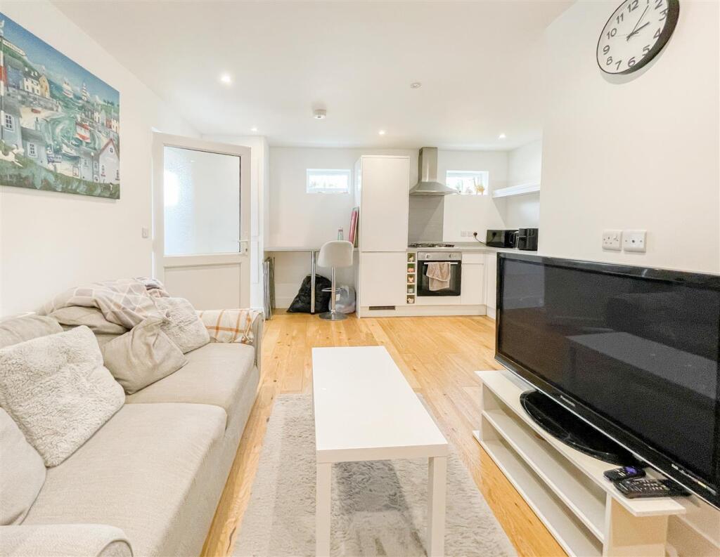 Additional image 5 of Cavendish Place, Eastbourne, BN21 3TY