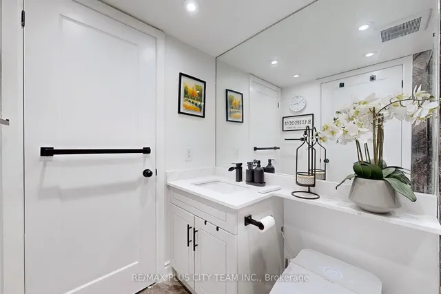 Additional image 17 of 8 Park Rd Unit 2515