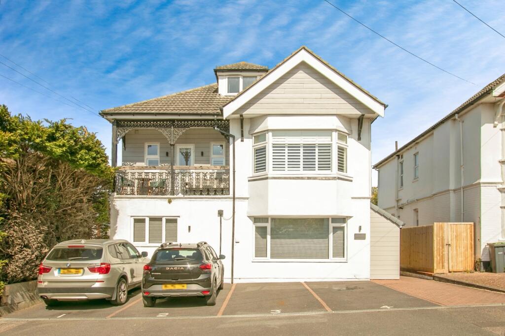 Richmond Park Avenue, QUEENS PARK, Bournemouth, Dorset, BH8