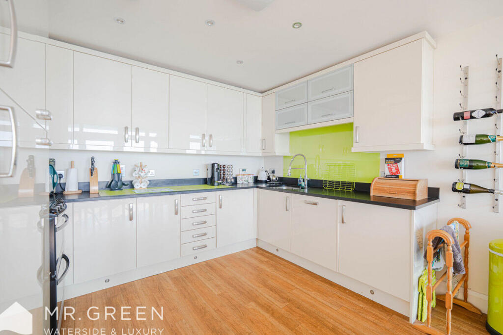 Additional image 7 of Admirals Point, St. Catherines Road, Southbourne, Bournemouth. BH6 4AG