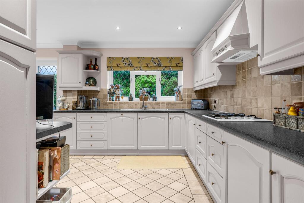 Additional image 10 of Oaklea, Welwyn