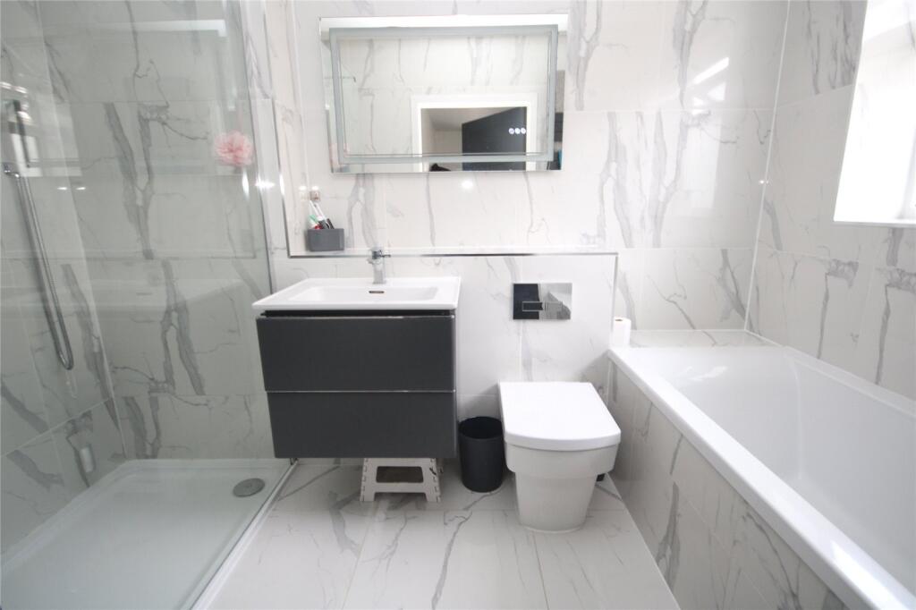 Additional image 12 of Seacroft Avenue, Barton on Sea, New Milton, Hampshire, BH25