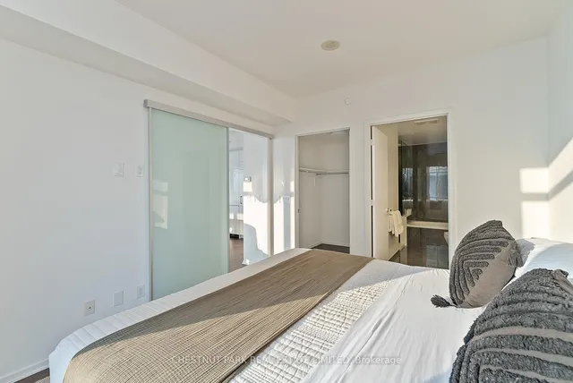 Additional image 19 of 1 Bloor St Unit 7006