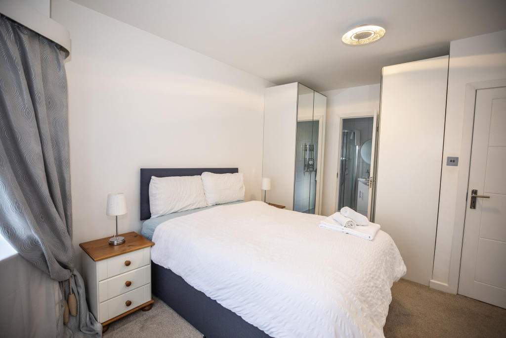 Additional image 4 of Family Let in Queens Park