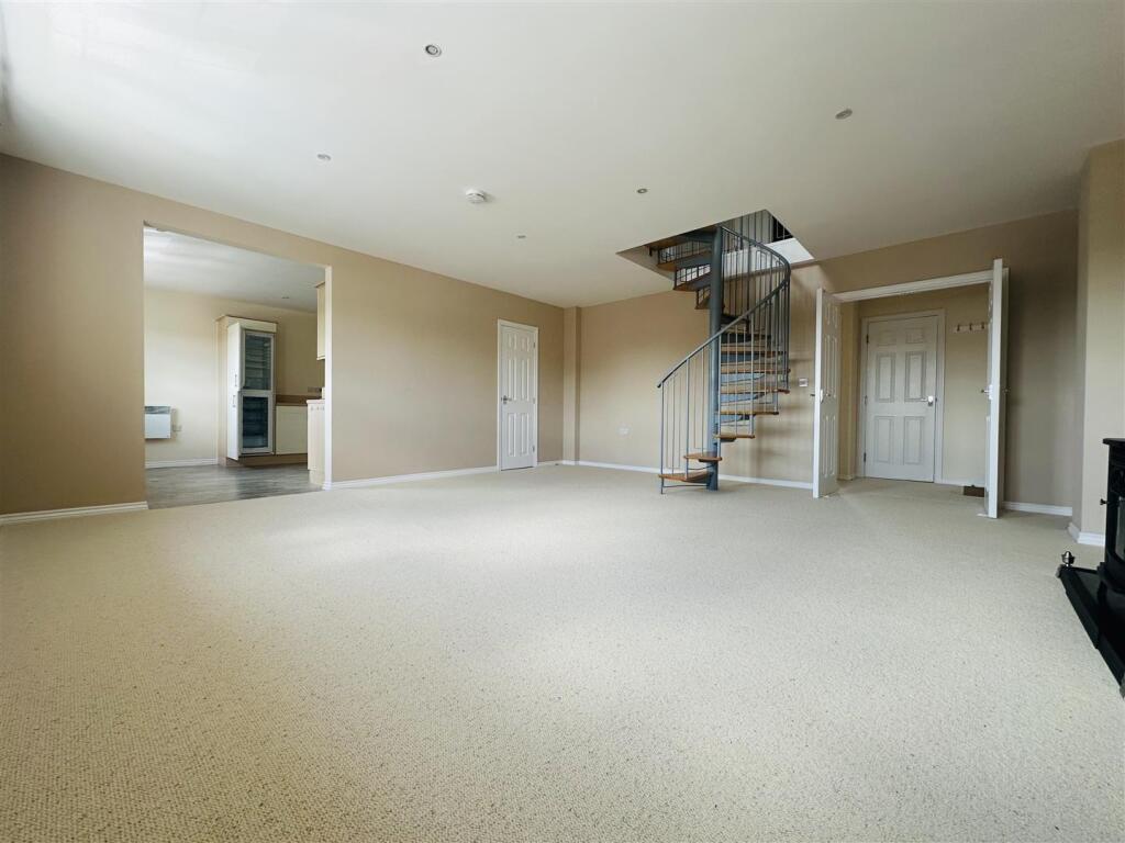 Additional image 4 of Peel Close, Verwood