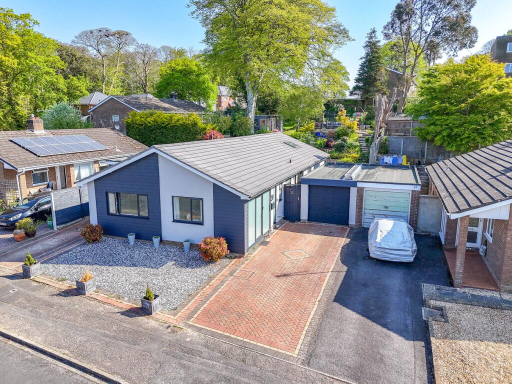 Manning Avenue, Highcliffe, Christchurch, BH23