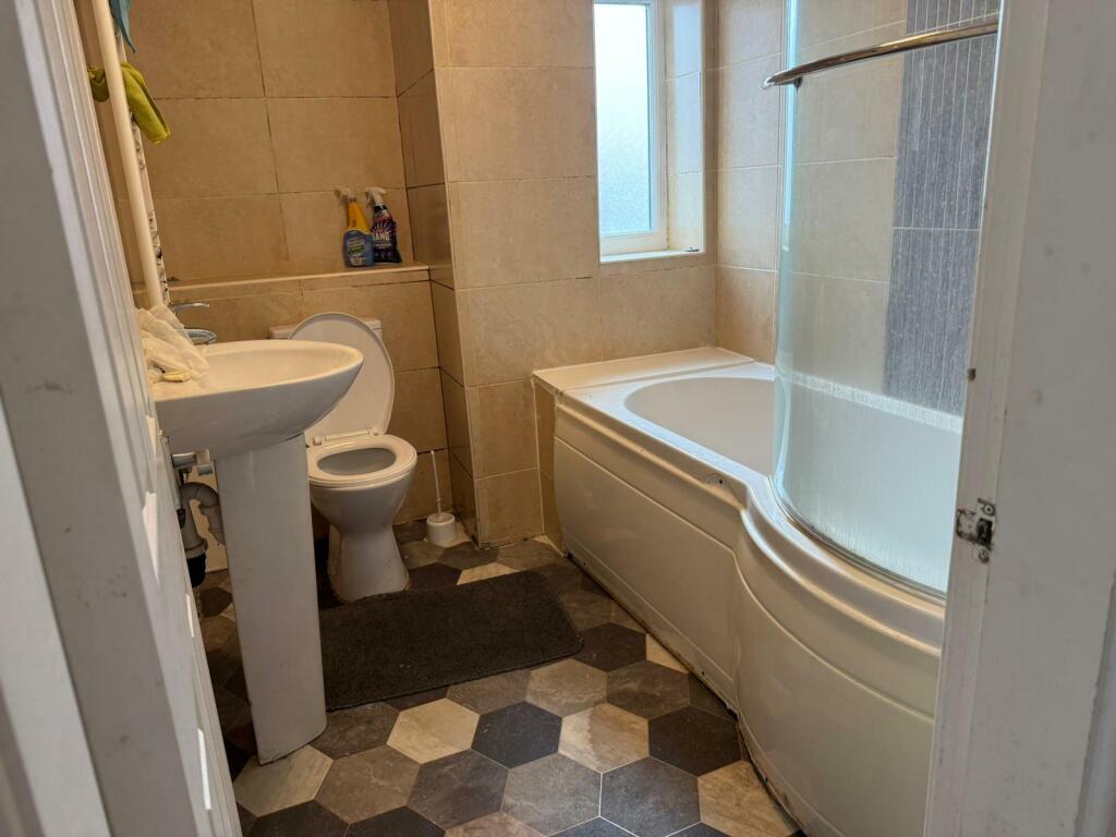 Additional image 11 of 34 A Battenberg Road