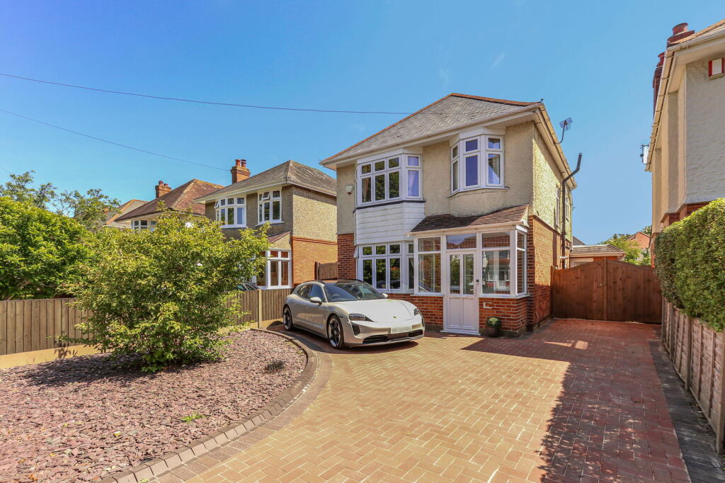 Leybourne Avenue, Bournemouth, BH10 6HF