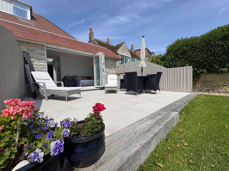 Additional image 24 of Superb Newly Renovated Ground Floor Garden Flat With Direct Sea Views