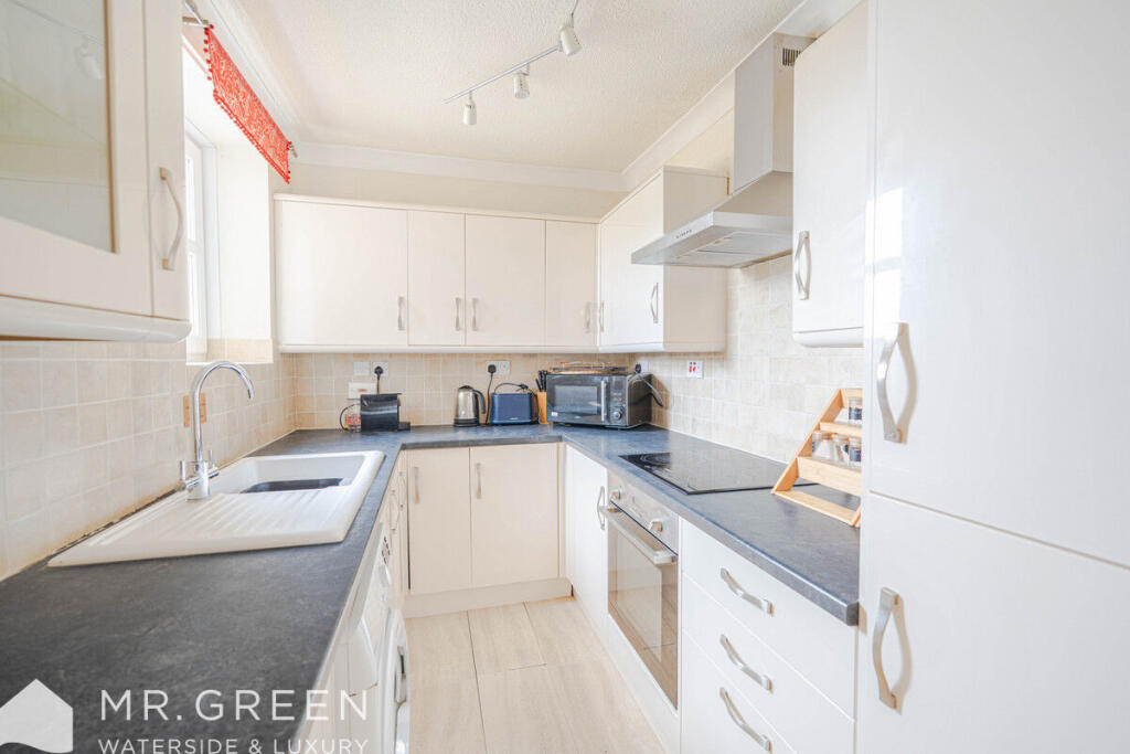 Additional image 3 of Ocean Heights, Boscombe Cliff Road, Bournemouth, BH5 1LA