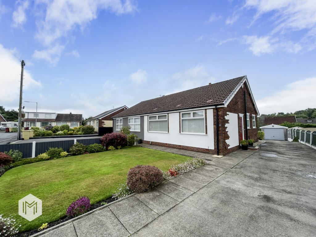 Helsby Gardens, Bolton, Greater Manchester, BL1 8SG