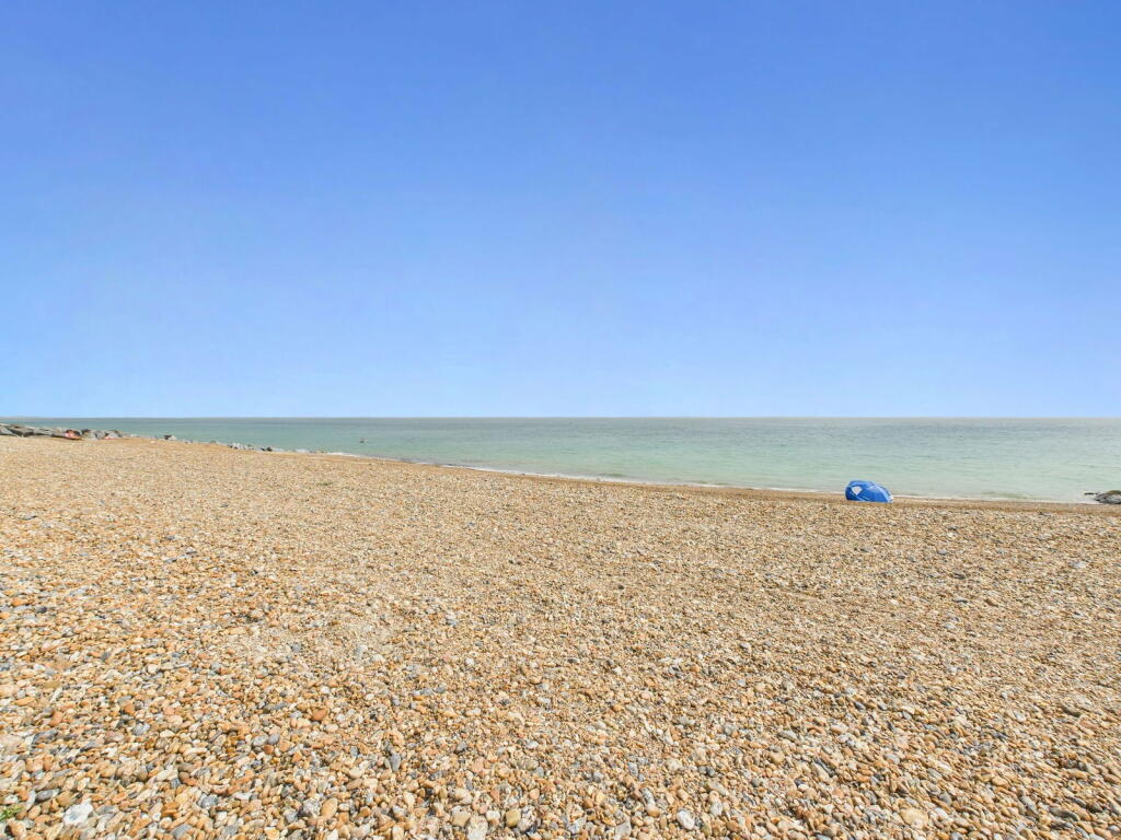 Additional image 4 of Beach Hut, WideWater Lagoon, BN15 8LJ