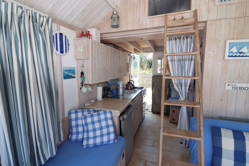 Additional image 12 of Mudeford Sand Spit hut 241