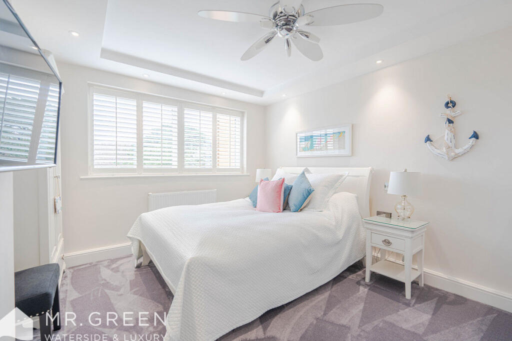 Additional image 12 of Cliff Lodge, 5 Boscombe Overcliff Drive, Bournemouth, BH5 1JB