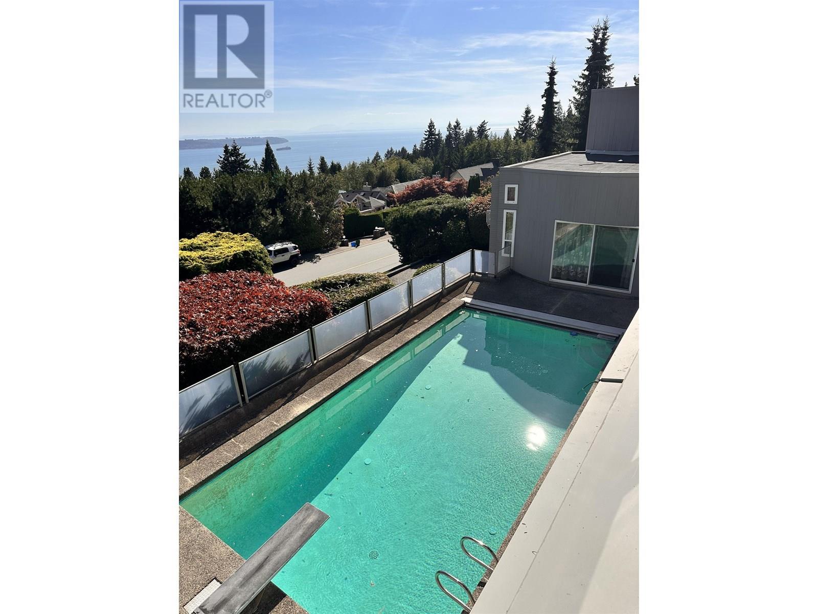 2347 WESTHILL DRIVE|West Vancouver, British Columbia V7S2Z2