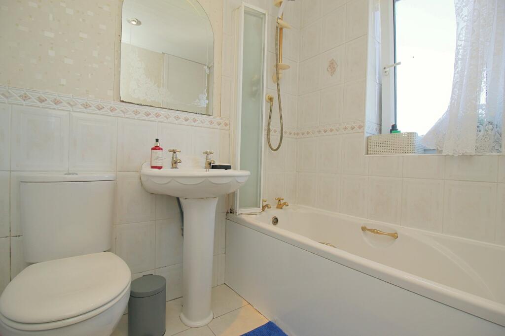 Additional image 8 of Hollingwood Lane, Bradford, BD7