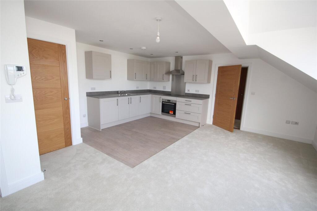 Additional image 4 of The George, Christchurch Road, New Milton, Hampshire, BH25