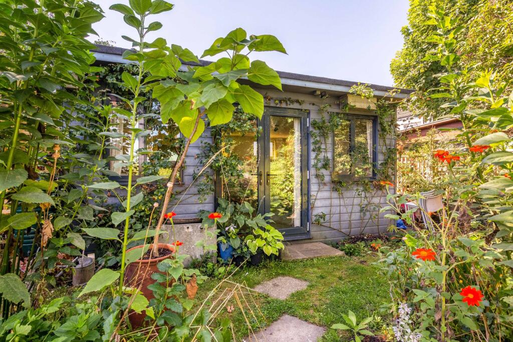 Additional image 19 of Crescent Road, Brighton