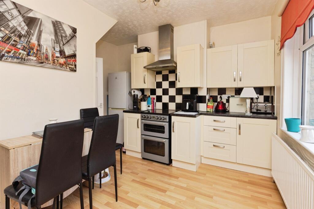 Additional image 15 of Princes Crescent, Bradford