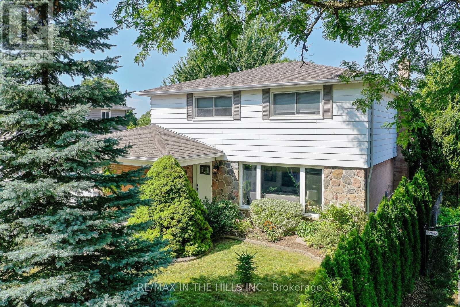 32 BELFOUNTAIN COURT|Brampton (Brampton East), Ontario L6W2N1